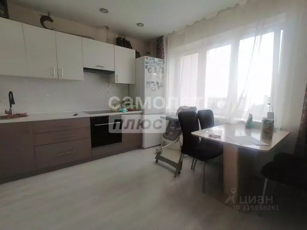 3-к кв. Ивановская область, Иваново ул. Парижской Коммуны, 41 (80.0 м) - Фото 0
