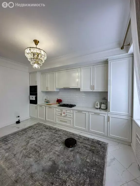 3-комнатная квартира: Махачкала, улица Хизроева, 81к1 (114 м) - Фото 0