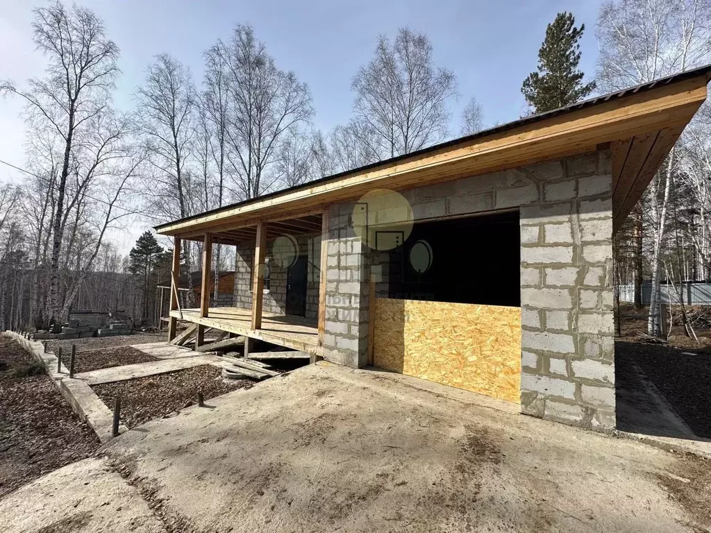 Дом в Иркутская область, Иркутский муниципальный округ, д. Карлук, ... - Фото 1