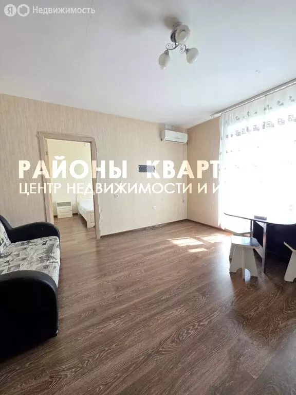 Квартира-студия: Челябинск, улица Братьев Кашириных, 119 (40.1 м) - Фото 2