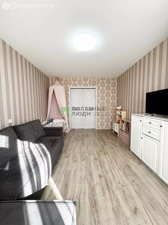 2-комнатная квартира: Ижевск, улица А.Н. Сабурова, 19А (50.2 м) - Фото 1