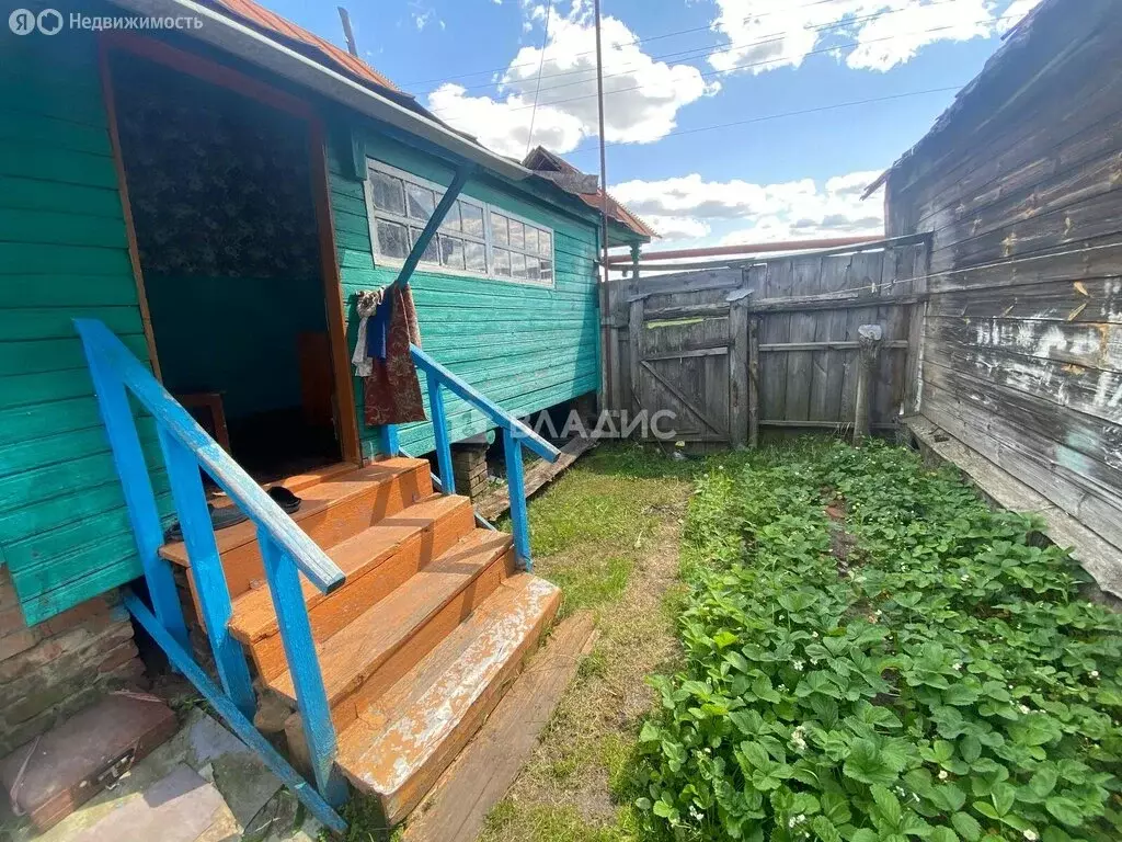 Дом в Бессоновский район, село Лопуховка, улица Гусиловка, 7 (43 м) - Фото 1