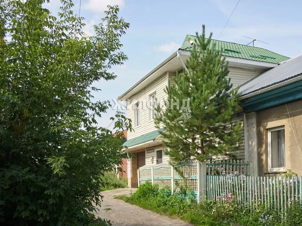 Дом в Новосибирская область, Новосибирск Автономная ул. (215 м) - Фото 1