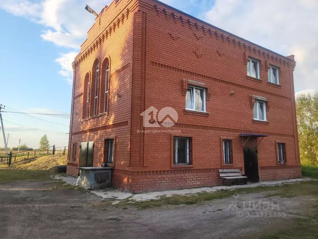 Дом в Кемеровская область, Яшкино пгт ул. Дружбы Народов, 2А (234 м) - Фото 2