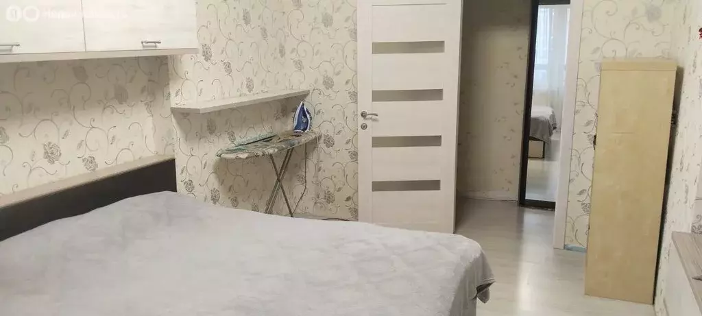 3-комнатная квартира: Екатеринбург, улица Краснолесья, 147 (79 м) - Фото 1