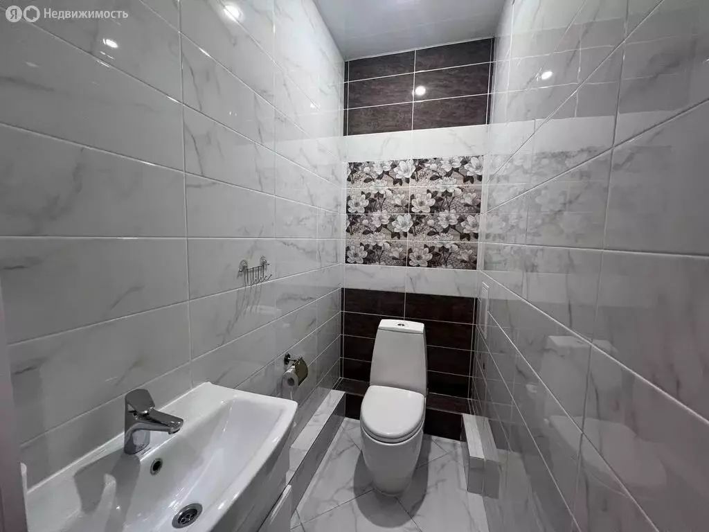 3-комнатная квартира: Оренбург, Карагандинская улица, 15 (94 м) - Фото 1