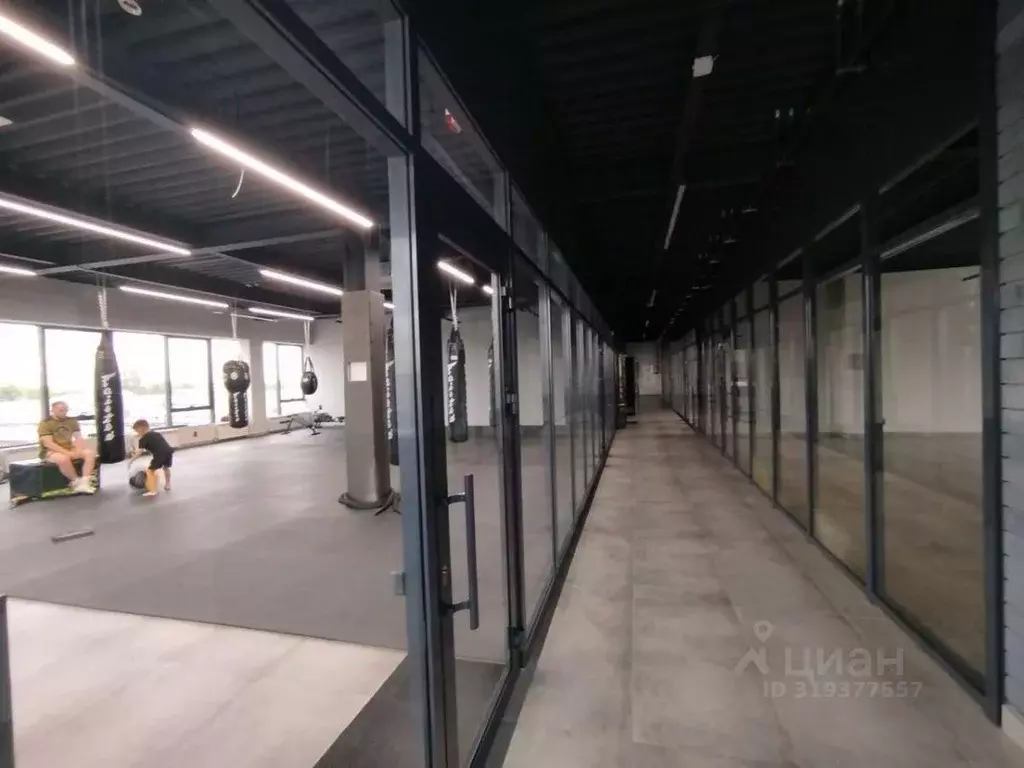 Помещение свободного назначения в Татарстан, Набережные Челны ул. 40 ... - Фото 1