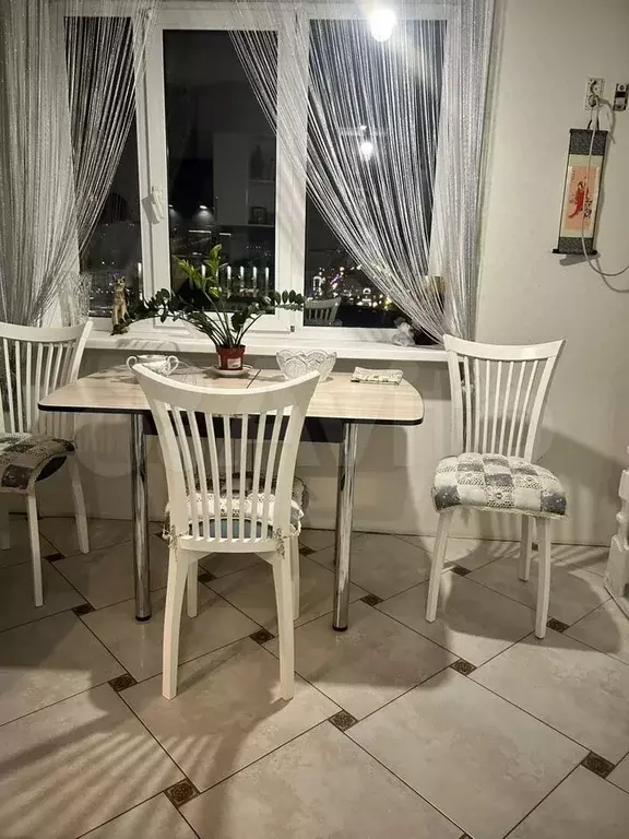 2-к. квартира, 70 м, 10/15 эт. - Фото 1