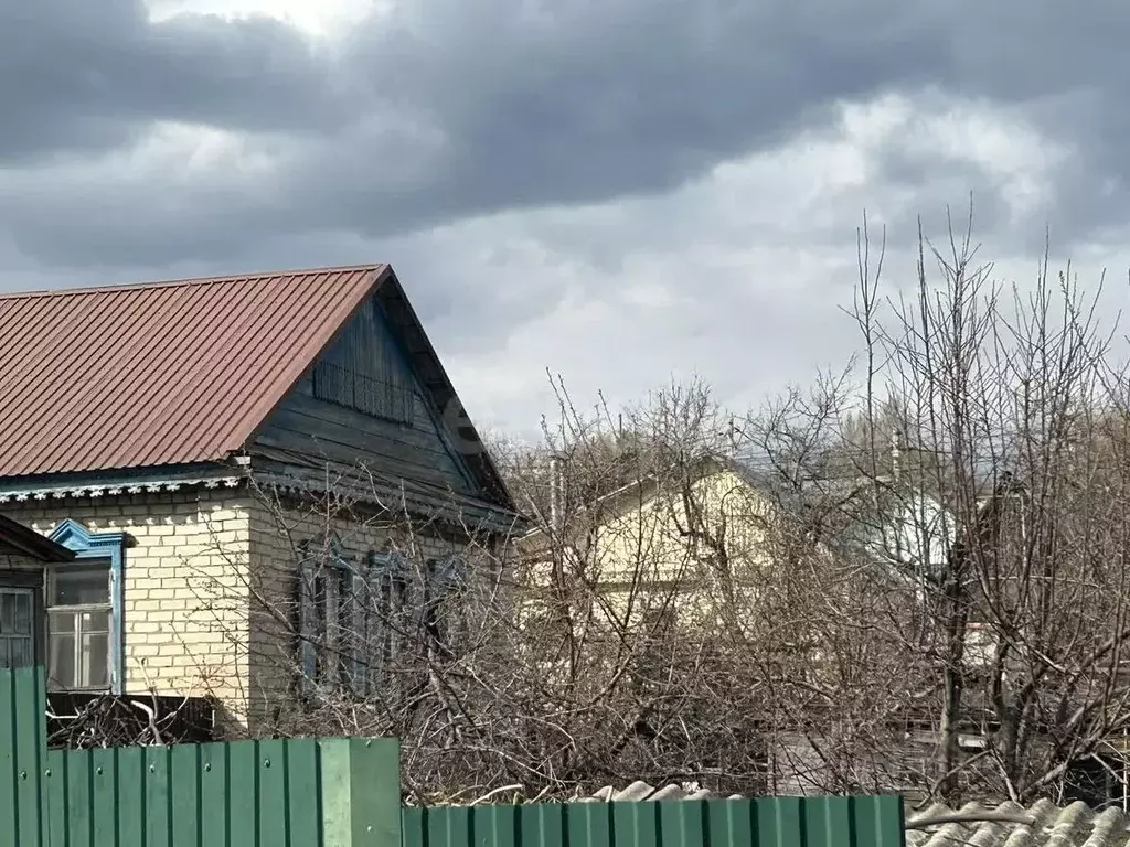 Дом в Саратовская область, Саратов ул. Имени В.П. Чкалова, 38 (79 м) - Фото 1