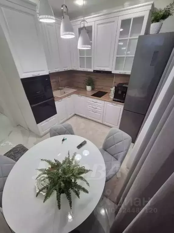 2-к кв. Тюменская область, Тобольск 9-й мкр, 36 (57.0 м) - Фото 1