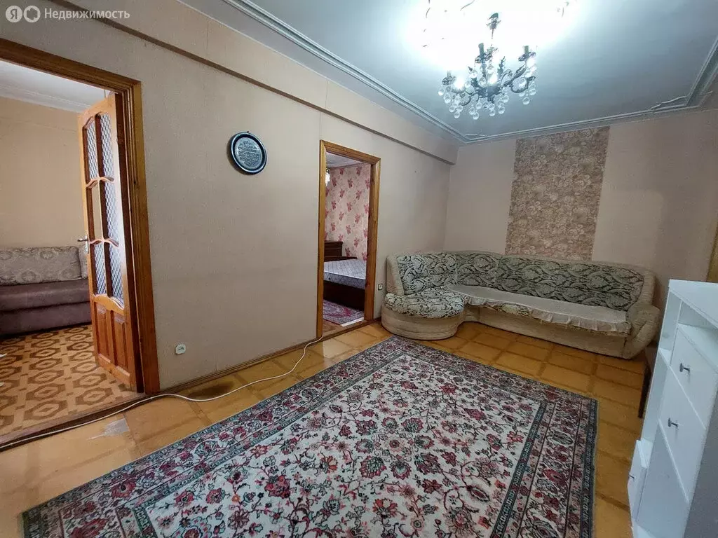 3-комнатная квартира: Махачкала, улица Аскерханова, 9 (45 м) - Фото 1