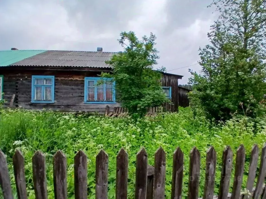 Дом в Пермский край, Соликамский муниципальный округ, с. Жуланово ул. ... - Фото 1