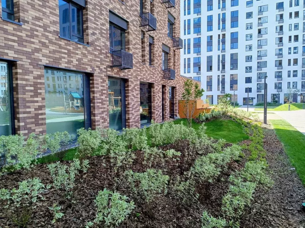 2-к кв. Тюменская область, Тюмень ул. 50 лет Октября, 63Г (63.1 м) - Фото 1