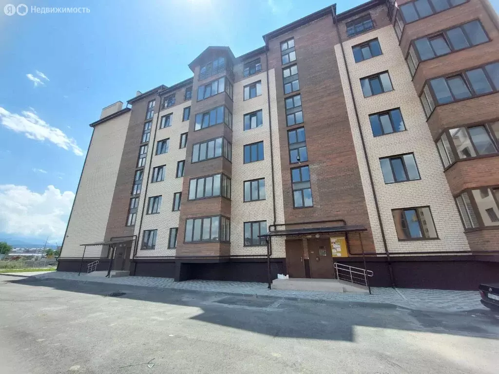 2-комнатная квартира: Владикавказ, улица Билара Кабалоева, 16А (68 м) - Фото 0