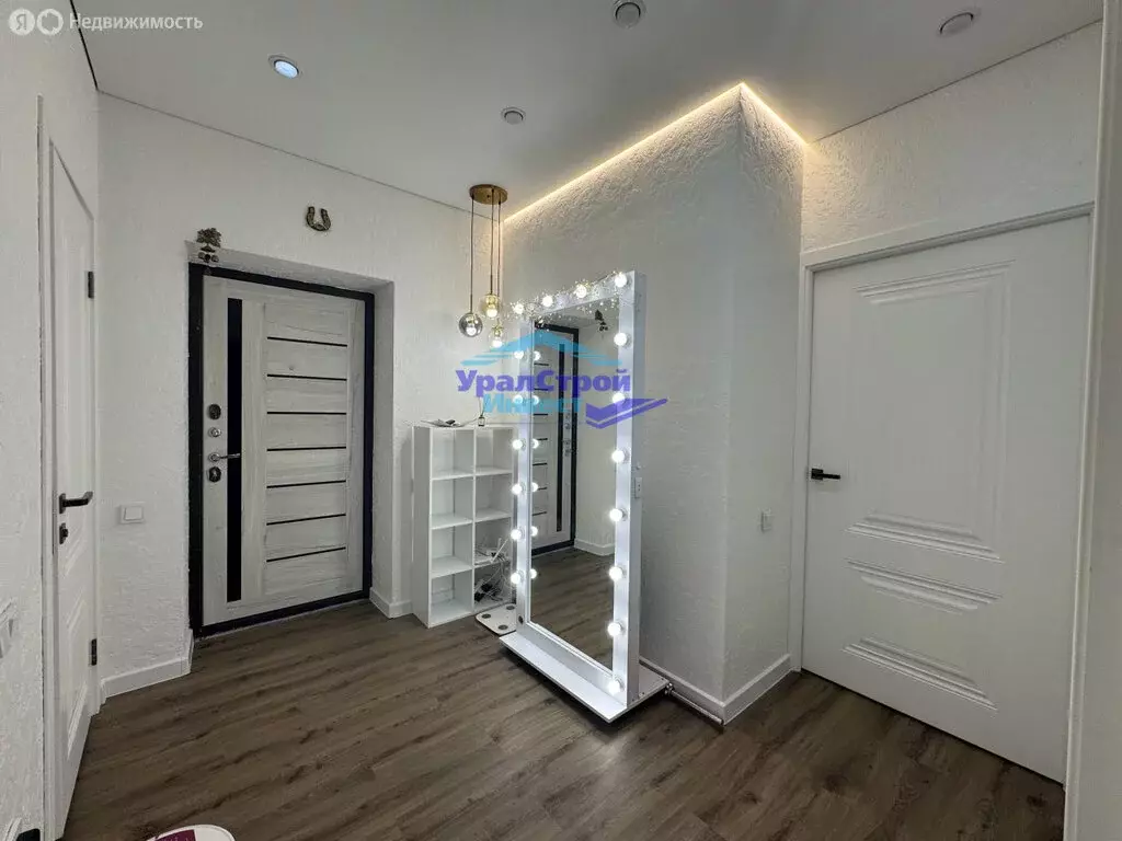 2-комнатная квартира: Октябрьский, улица Рахимьяна Насырова, 10 (51.7 ... - Фото 1