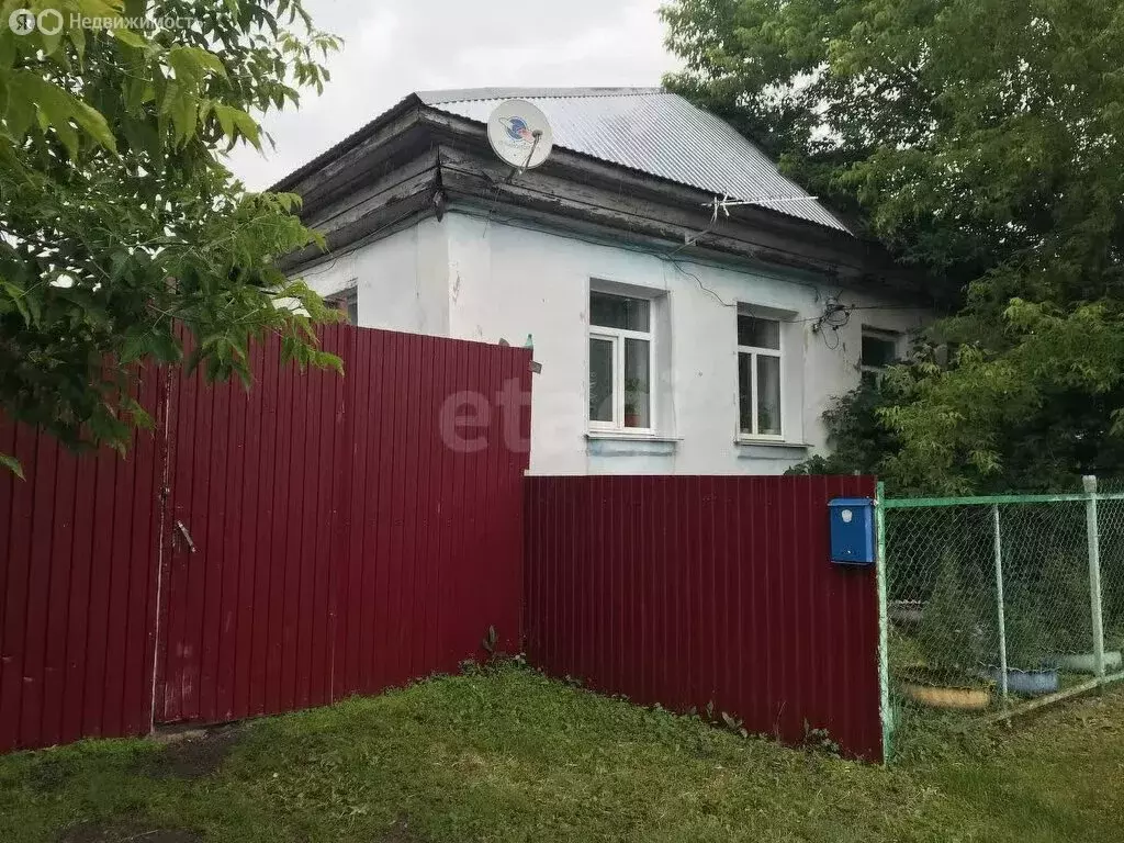 Дом в Усть-Катав, улица Чапаева (148.9 м) - Фото 0