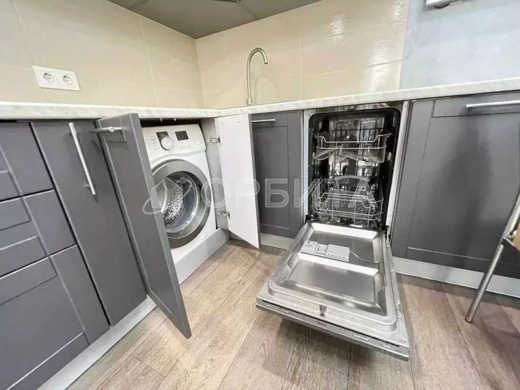 2-к кв. Тюменская область, Тюмень ул. Арктическая, 1к1 (52.6 м) - Фото 2