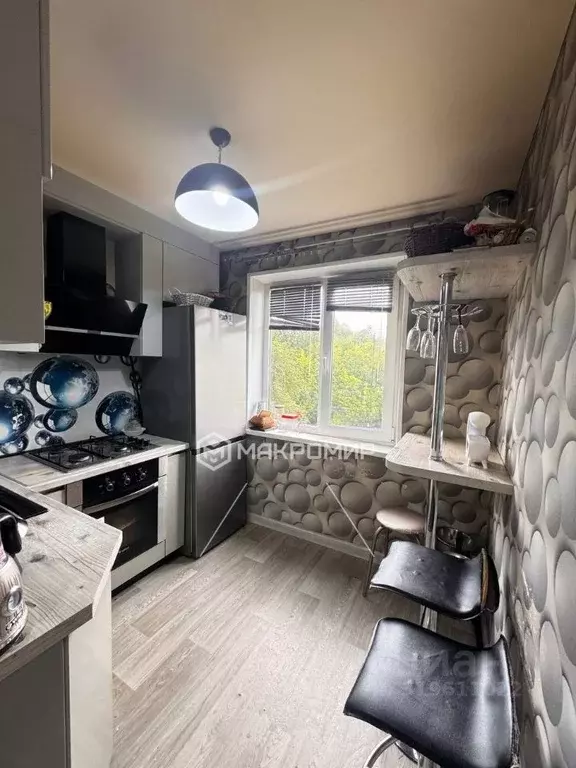 3-к кв. Челябинская область, Челябинск ул. Барбюса, 71В (57.4 м) - Фото 0