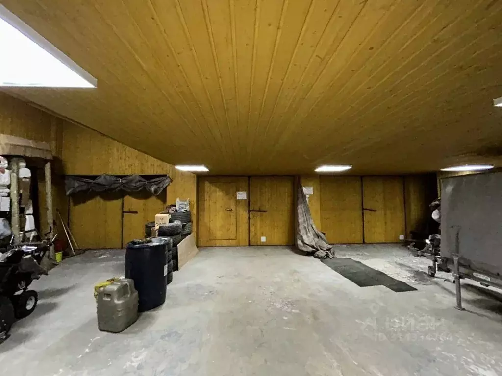 Гараж в Ханты-Мансийский АО, Нижневартовск ул. Маршала Жукова, 17 (115 ... - Фото 1