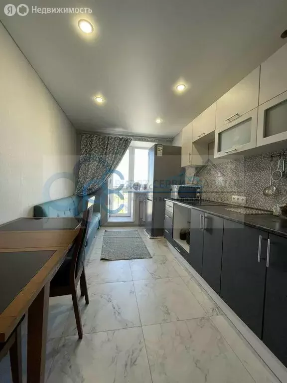 1-комнатная квартира: Саратов, улица имени Ф.А. Блинова, 52А (36 м) - Фото 0