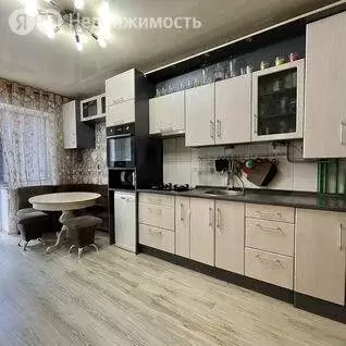 3-комнатная квартира: Калининград, улица Свердлова, 29 (90.9 м) - Фото 0
