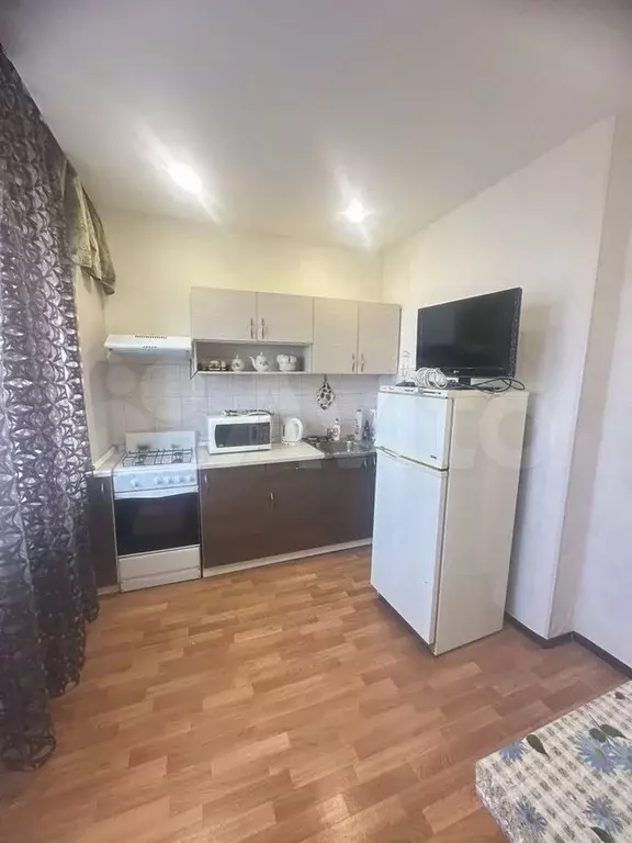1-к. квартира, 38 м, 4/10 эт. - Фото 1