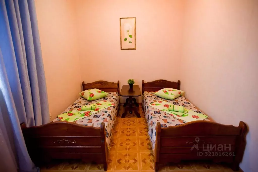Комната Крым, Феодосия ул. Листовничей, 2 (15.0 м) - Фото 0