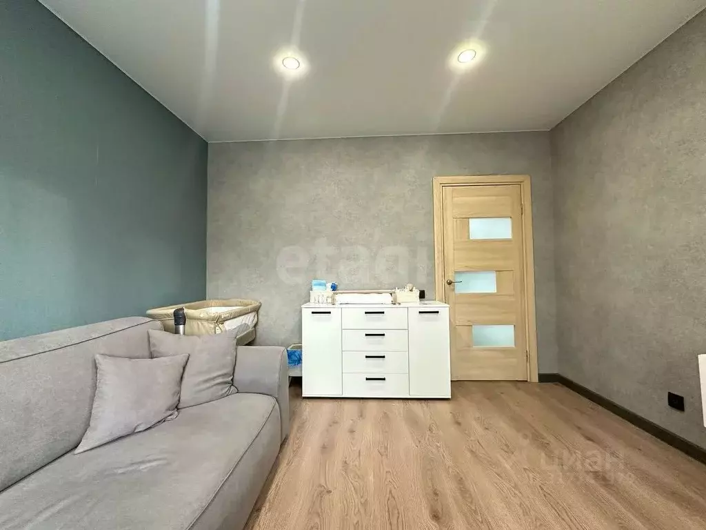 1-к кв. Свердловская область, Екатеринбург ул. Очеретина, 9 (36.1 м) - Фото 0