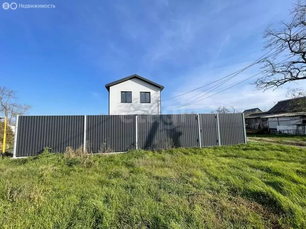 Дом в Гостагаевская, Партизанская улица (100 м) - Фото 1