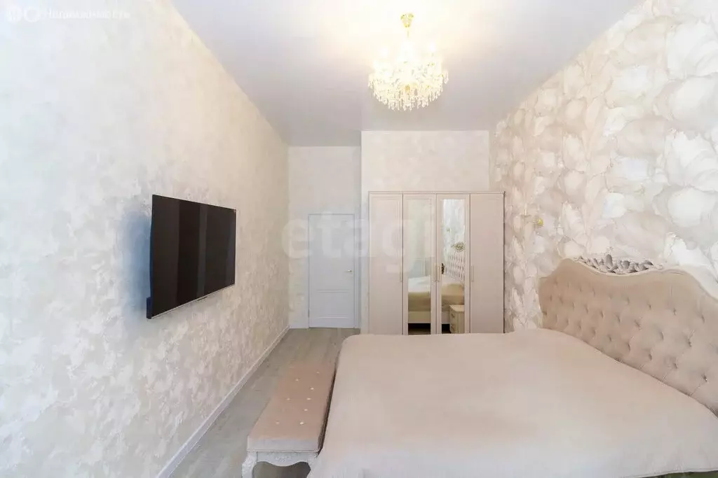 2-комнатная квартира: Тюмень, улица Федюнинского, 30к9 (120 м) - Фото 1
