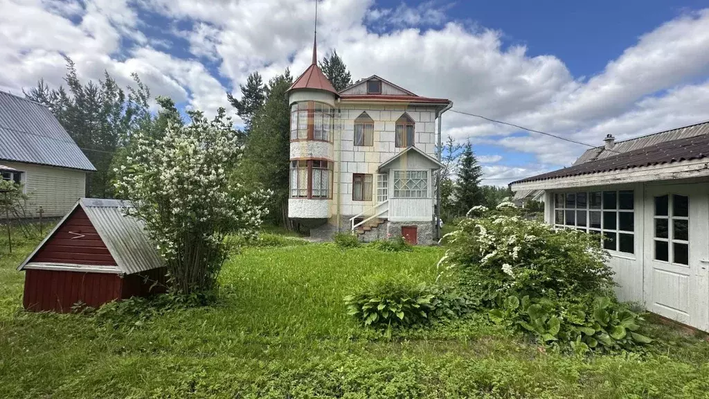 Дом в Ленинградская область, Выборгский район, Рощинское городское ... - Фото 1