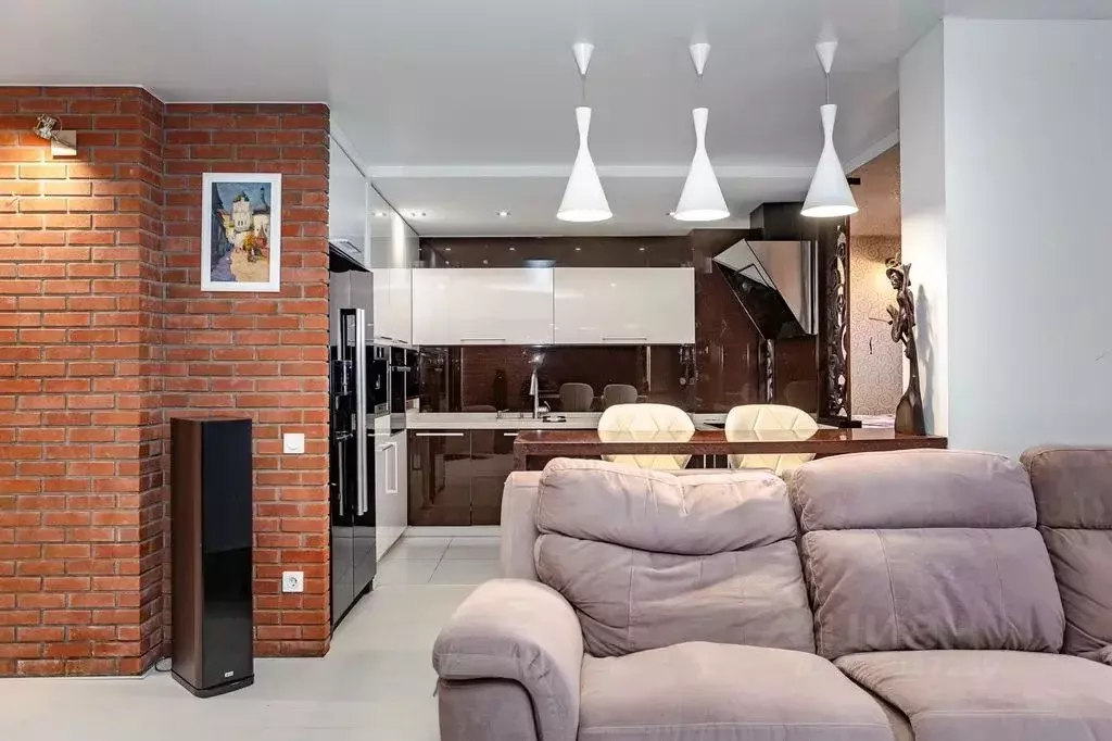2-к кв. Приморский край, Владивосток ул. Жигура, 26 (74.0 м) - Фото 1