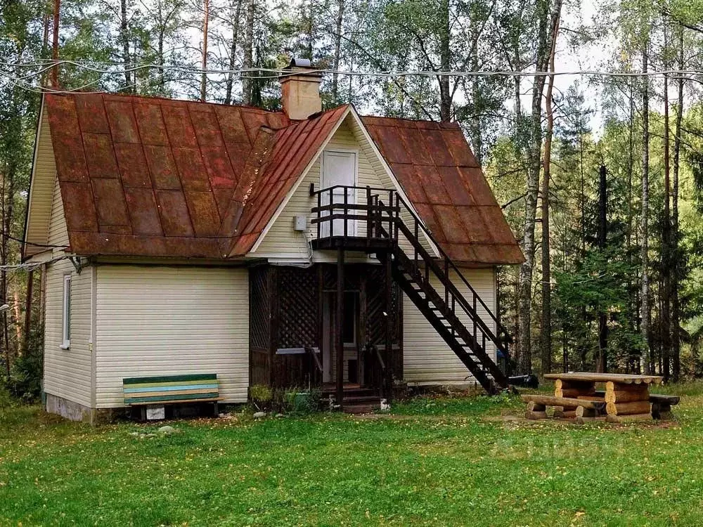 Дом в Ленинградская область, Лужский район, Толмачевское городское ... - Фото 0