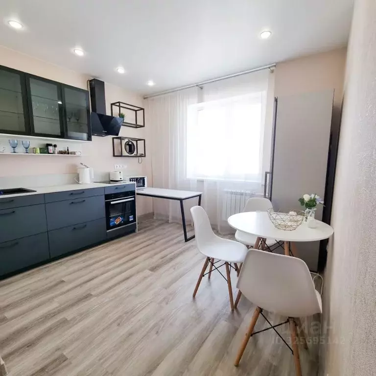 2-к кв. Самарская область, Тольятти Революционная ул., 53 (50.0 м) - Фото 1