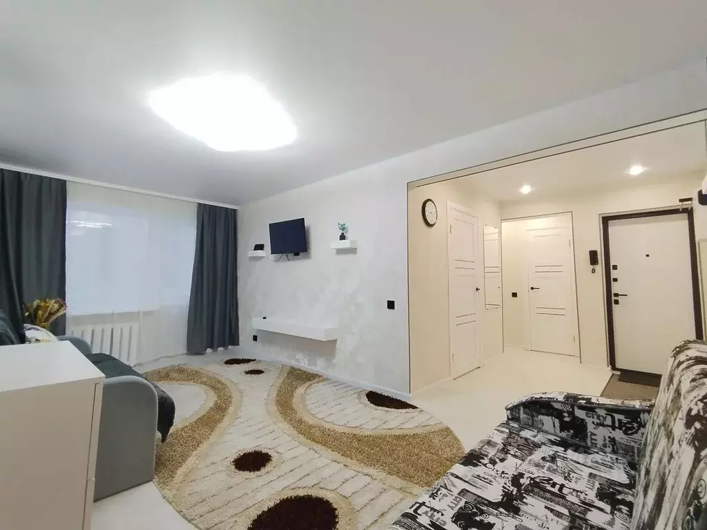 2-к кв. Вологодская область, Череповец ул. Ленина, 155 (52.0 м) - Фото 0