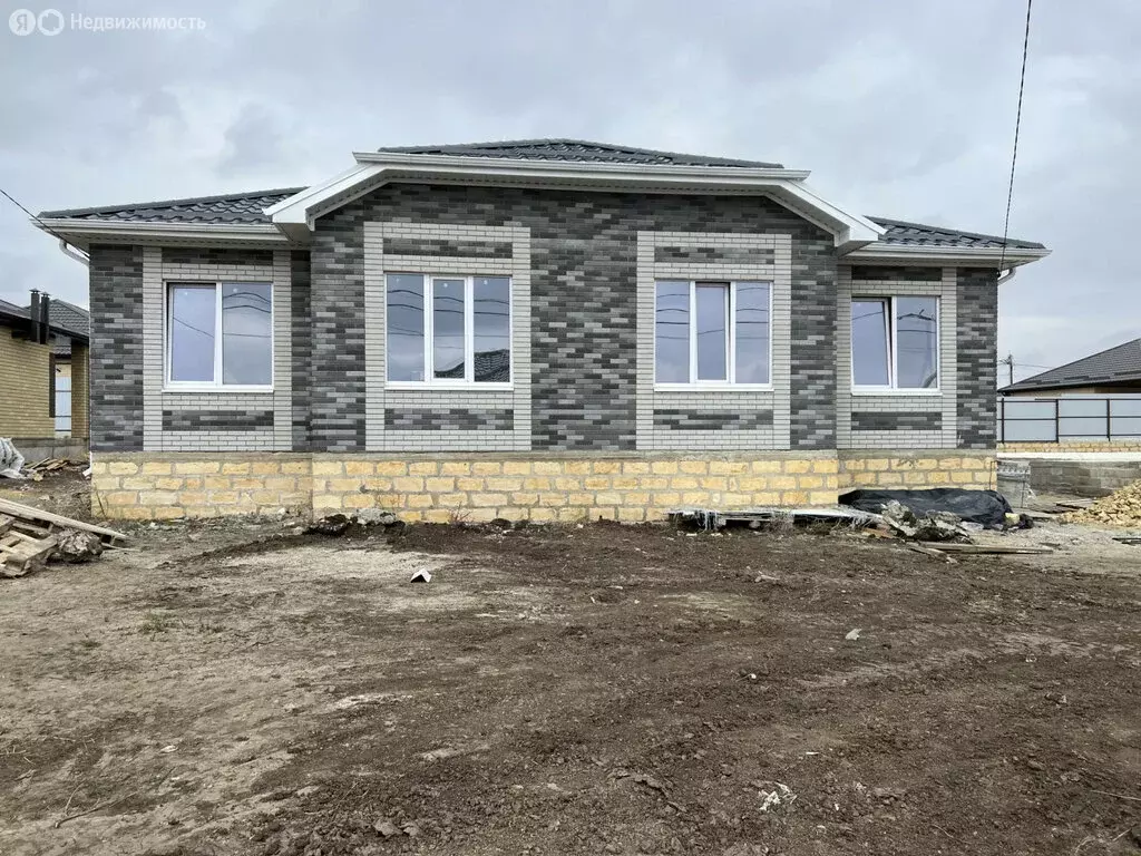 Дом в Михайловск, улица Софьи Ковалевской (90 м) - Фото 0