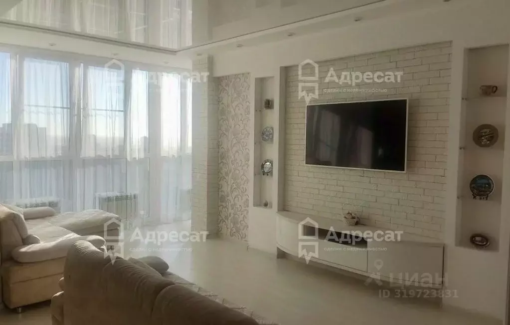 3-к кв. Волгоградская область, Волгоград Новороссийская ул., 8 (104.0 ... - Фото 0