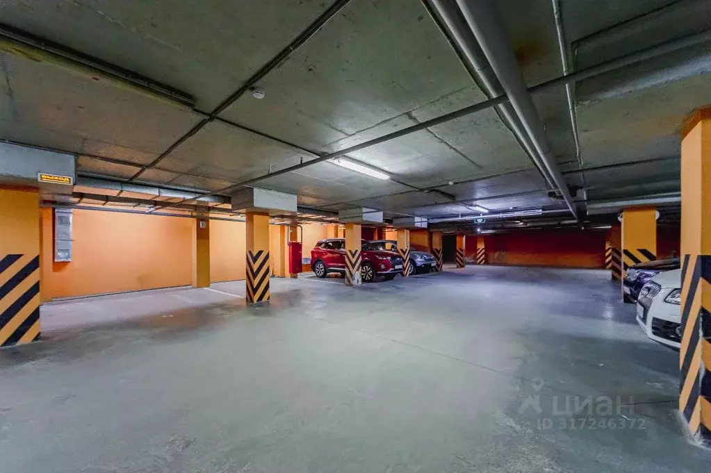 Гараж в Свердловская область, Екатеринбург ул. Папанина, 18 (16 м) - Фото 1