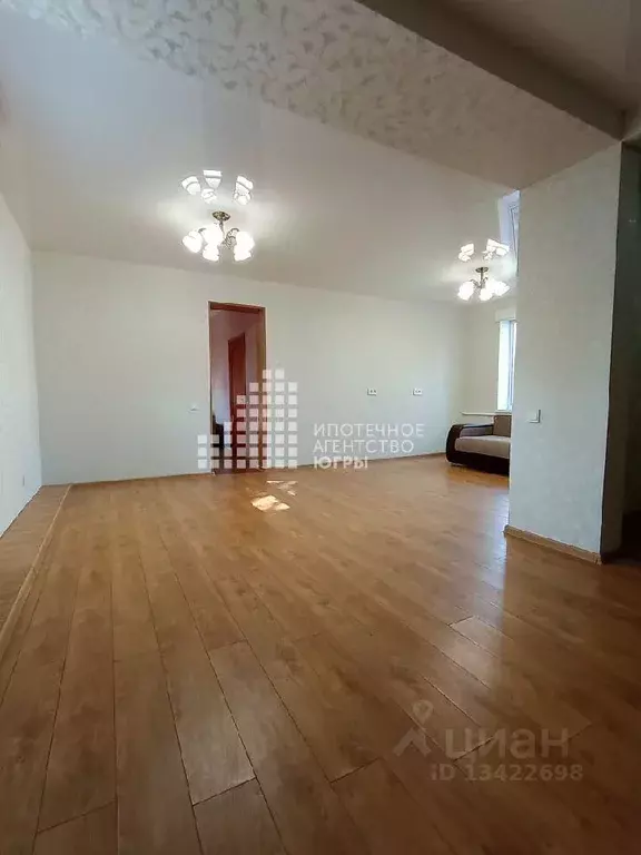 Дом в Ханты-Мансийский АО, Ханты-Мансийск ул. Зырянова, 19Б (180 м) - Фото 0