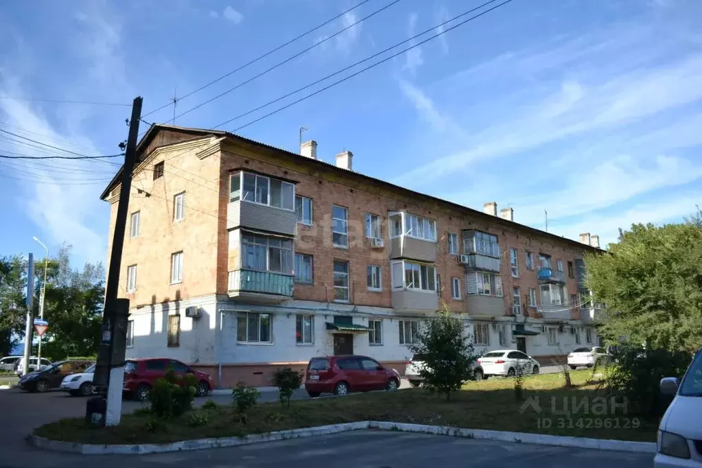 3-к кв. Приморский край, Артем ул. Фрунзе, 40 (55.6 м) - Фото 0