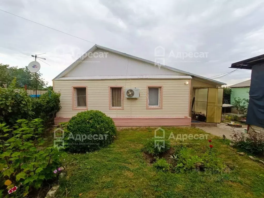 Дом в Волгоградская область, Волгоград ул. Клавы Панчишкиной (55 м) - Фото 1