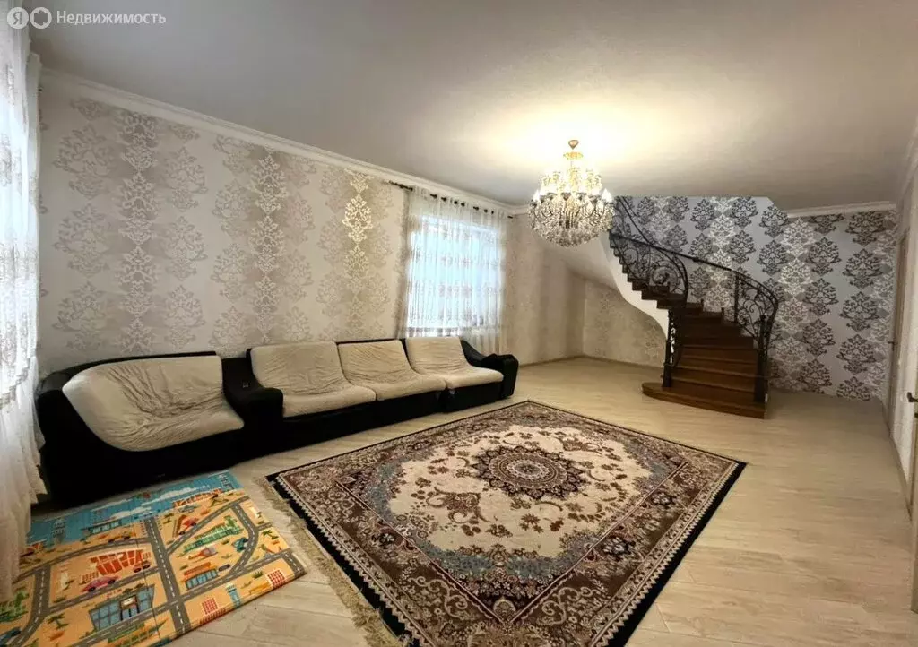 Дом в Дербент, улица имени Надыра Эмиргамзаева, 49 (160 м) - Фото 0