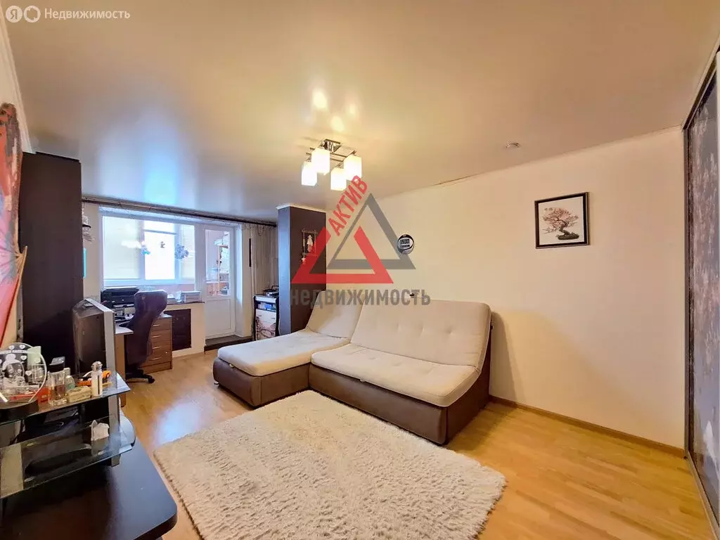 4-комнатная квартира: Каменск-Уральский, улица Кутузова, 35А (84.1 м) - Фото 1