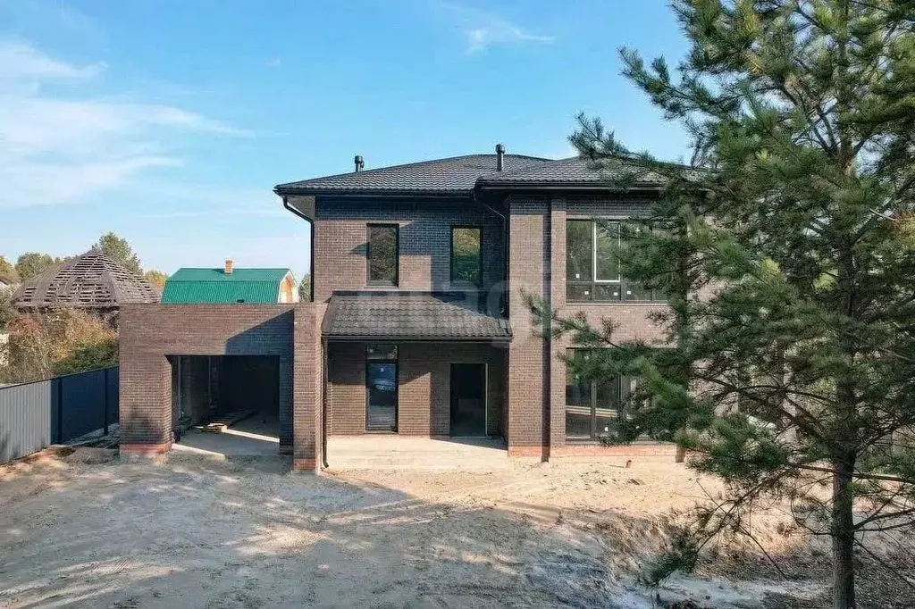 Дом в Тюменская область, Тюмень Комарово мкр,  (295 м) - Фото 1