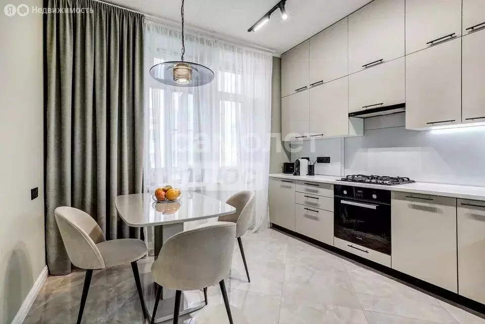 2-комнатная квартира: Москва, Ленинградский проспект, 28 (70 м) - Фото 1