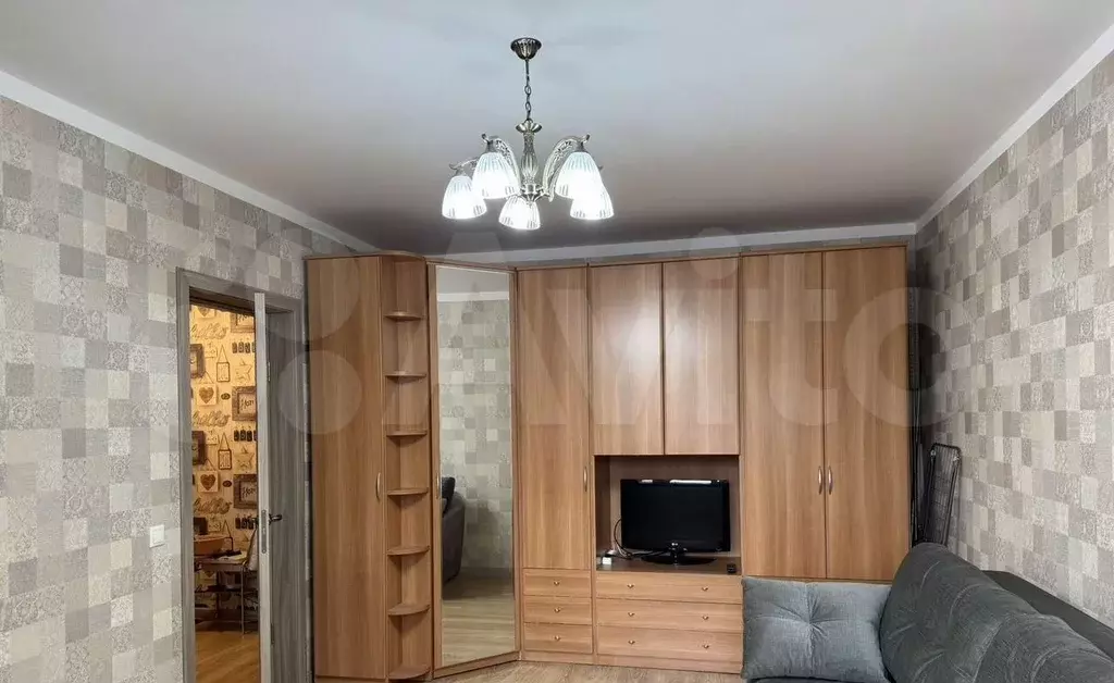 1-к. квартира, 40 м, 1/17 эт. - Фото 1