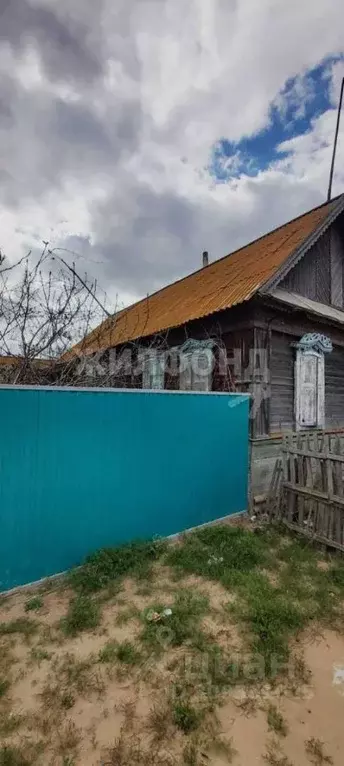 Дом в Астраханская область, Харабалинский район, с. Селитренное ул. ... - Фото 0