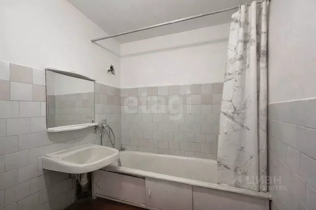 3-к кв. Алтай, Горно-Алтайск ул. Григория Чорос-Гуркина (56.0 м) - Фото 1