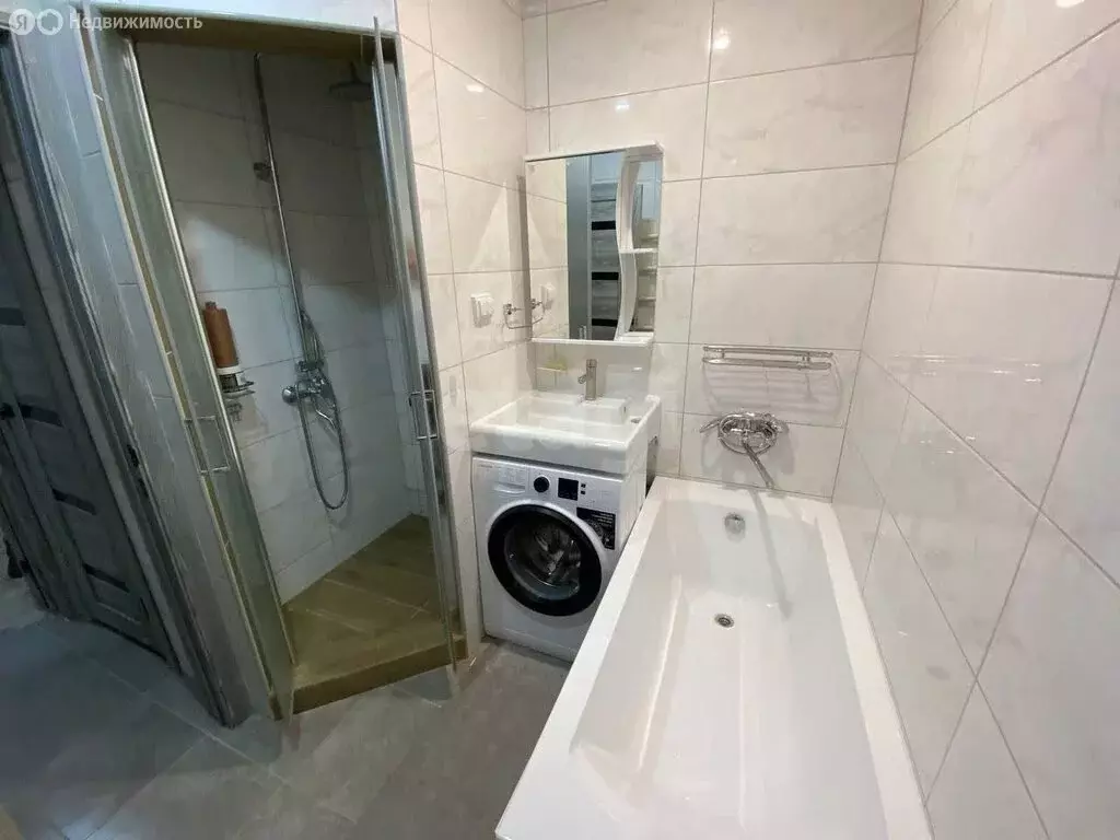 3-комнатная квартира: Омск, Мельничная улица, 89к1 (89.9 м) - Фото 1