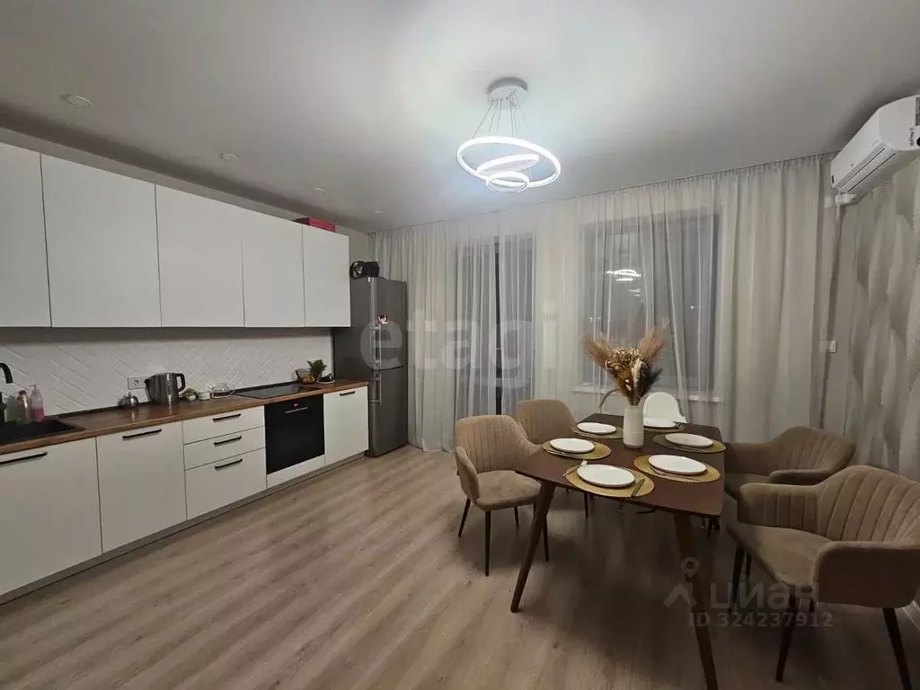 3-к кв. Свердловская область, Екатеринбург ул. Репина, 52 (90.0 м) - Фото 0